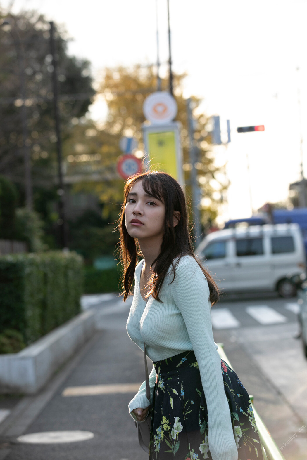Sayaka Tomaru 都丸紗也華, FLASHデジタル写真集 着衣巨乳～ぴっちぴち～ Set.03