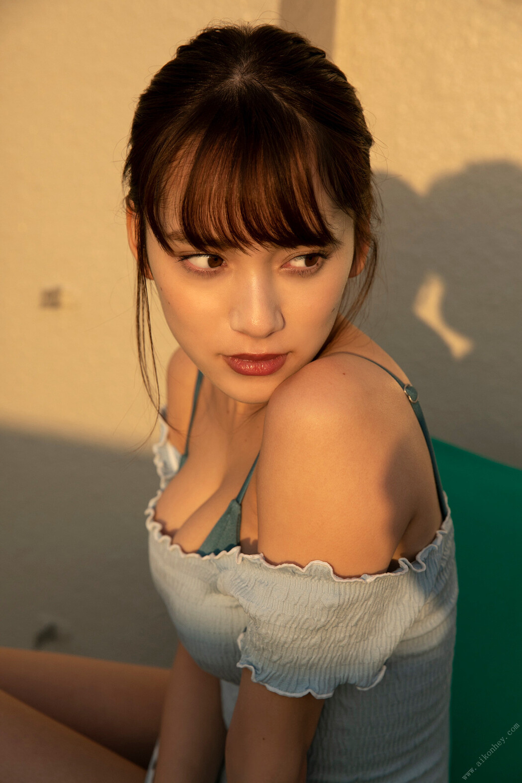 Sayaka Tomaru 都丸紗也華, FLASHデジタル写真集 着衣巨乳～ぴっちぴち～ Set.02