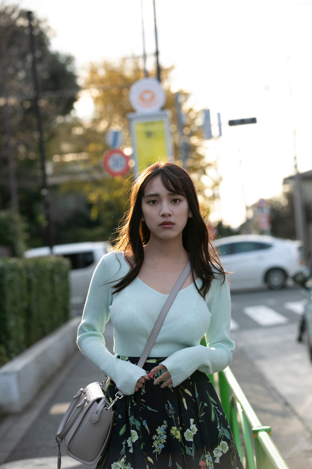 Sayaka Tomaru 都丸紗也華, FLASHデジタル写真集 着衣巨乳～ぴっちぴち～ Set.03