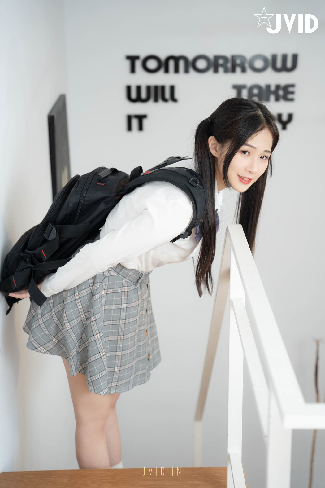 JVID精品 甜美女神婕咪 我喜歡在學長的胯下 穿著制服讓學長插入亂操 Cover Photo