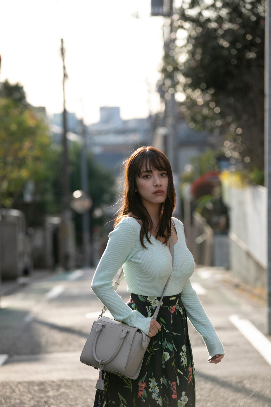 Sayaka Tomaru 都丸紗也華, FLASHデジタル写真集 着衣巨乳～ぴっちぴち～ Set.03