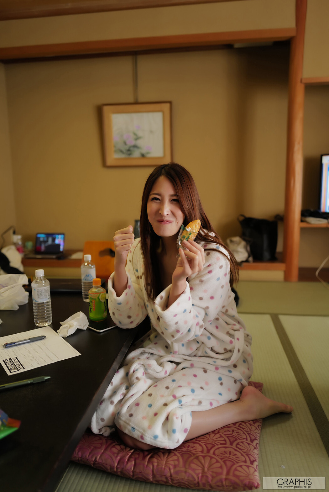 Mai Kanami 神菜美まい, [Graphis] Gals 「Classy」 Making