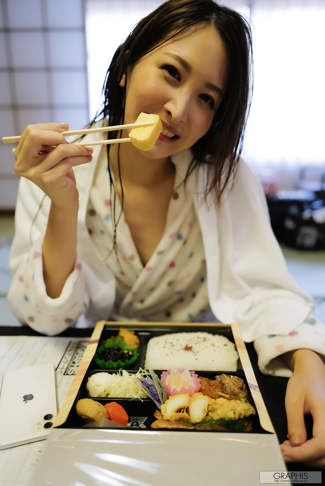 Mai Kanami 神菜美まい, [Graphis] Gals 「Classy」 Making