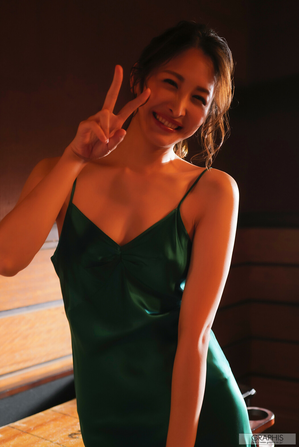 Mai Kanami 神菜美まい, [Graphis] Gals 「Classy」 Making