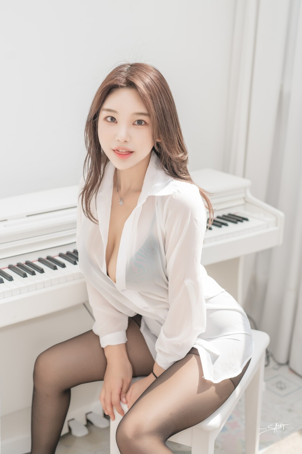 Zzyuri 쮸리, [SAINT Photolife] Zzyuri Vol.5 See Through