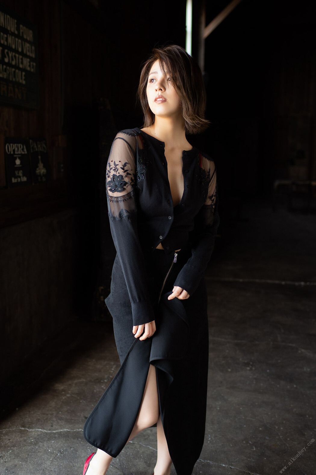 Yurina Yanagi 柳ゆり菜, ＦＲＩＤＡＹデジタル写真集 「大人色、ヌーディー」 Set.03 Cover Photo