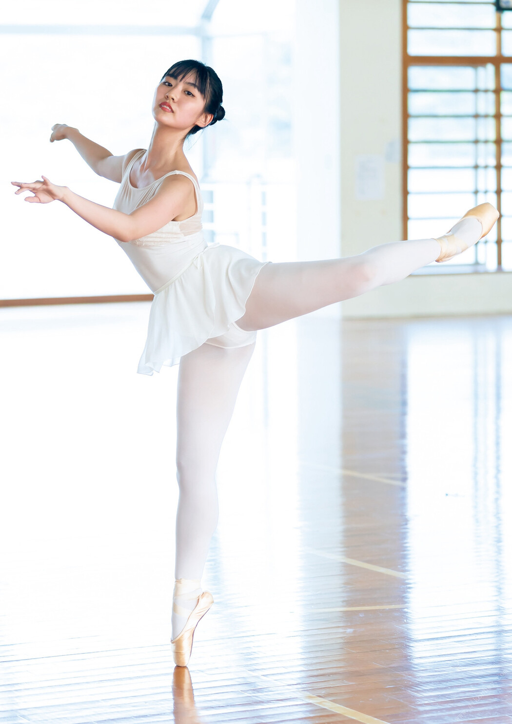 Runa Toyoda 豊田ルナ, 1st写真集 『月-Luna-』 Set.01