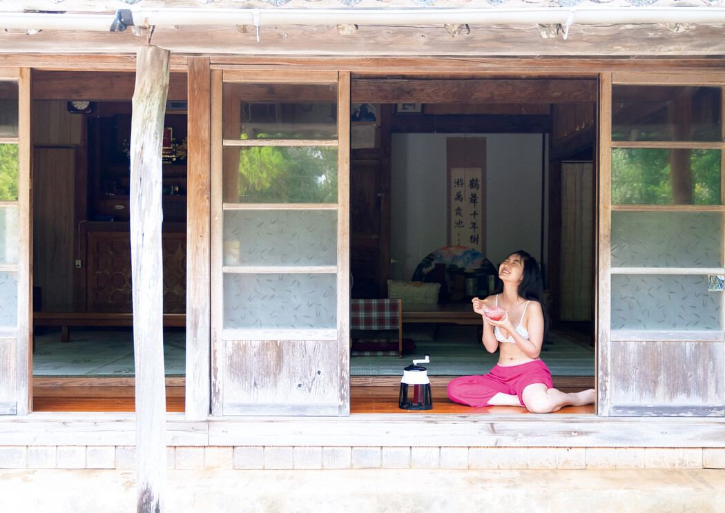 Runa Toyoda 豊田ルナ, 1st写真集 『月-Luna-』 Set.01