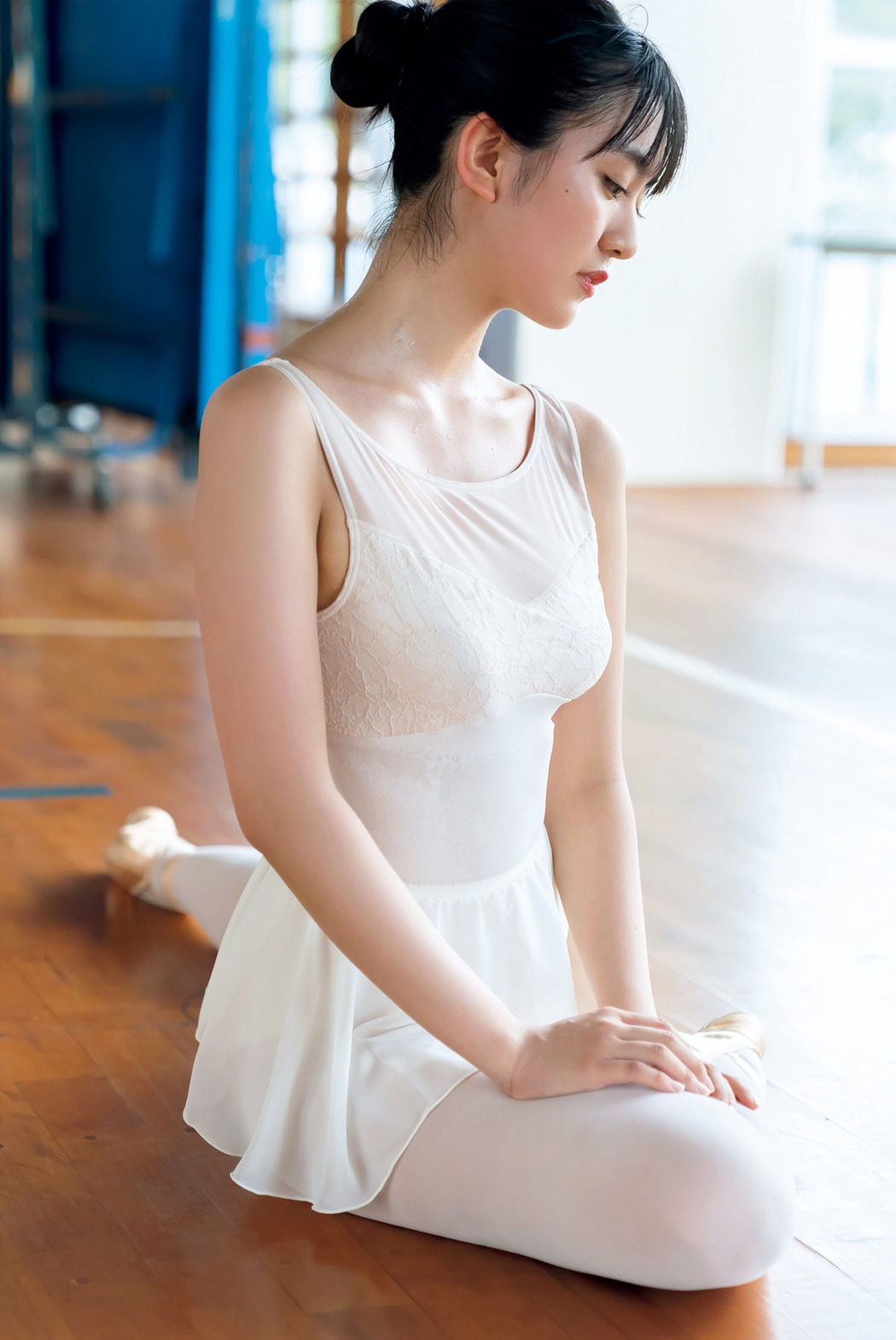 Runa Toyoda 豊田ルナ, 1st写真集 『月-Luna-』 Set.01