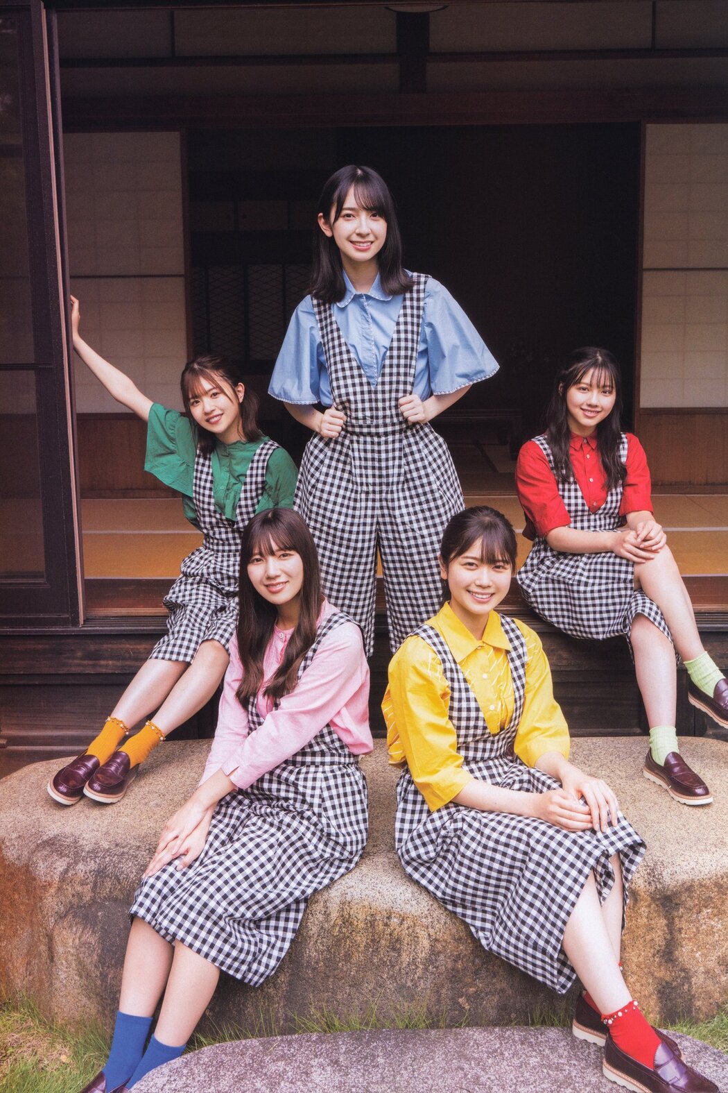 Hinatazaka46 日向坂46, B.L.T. 2021.12 (ビー・エル・ティー 2021年12月号)