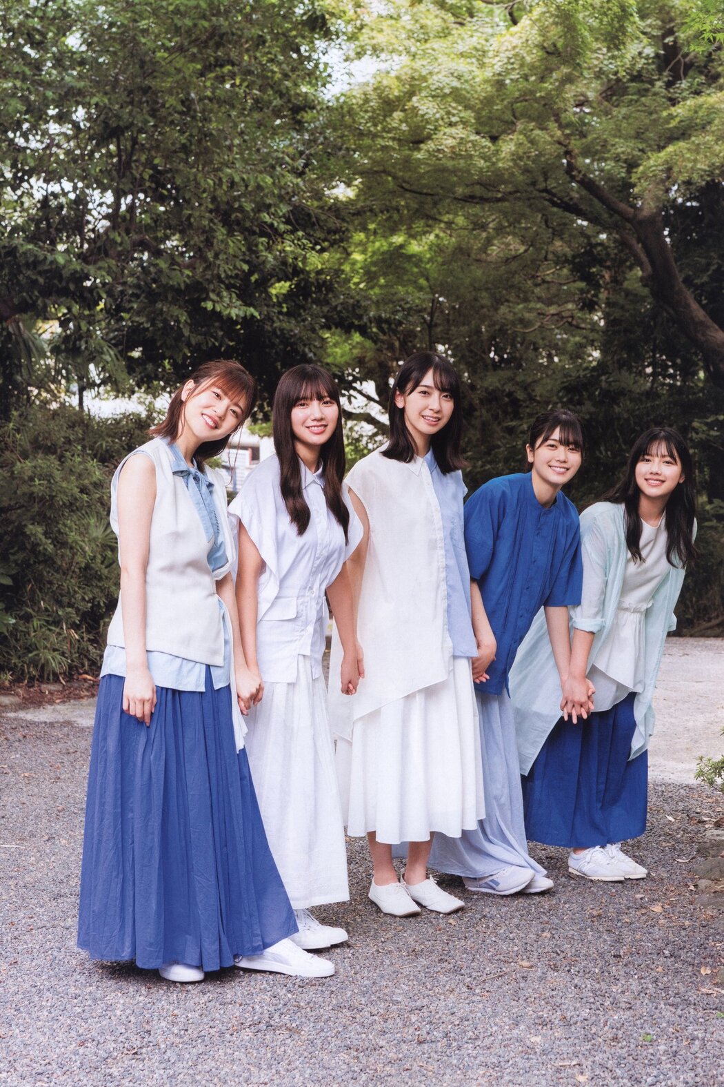 Hinatazaka46 日向坂46, B.L.T. 2021.12 (ビー・エル・ティー 2021年12月号)