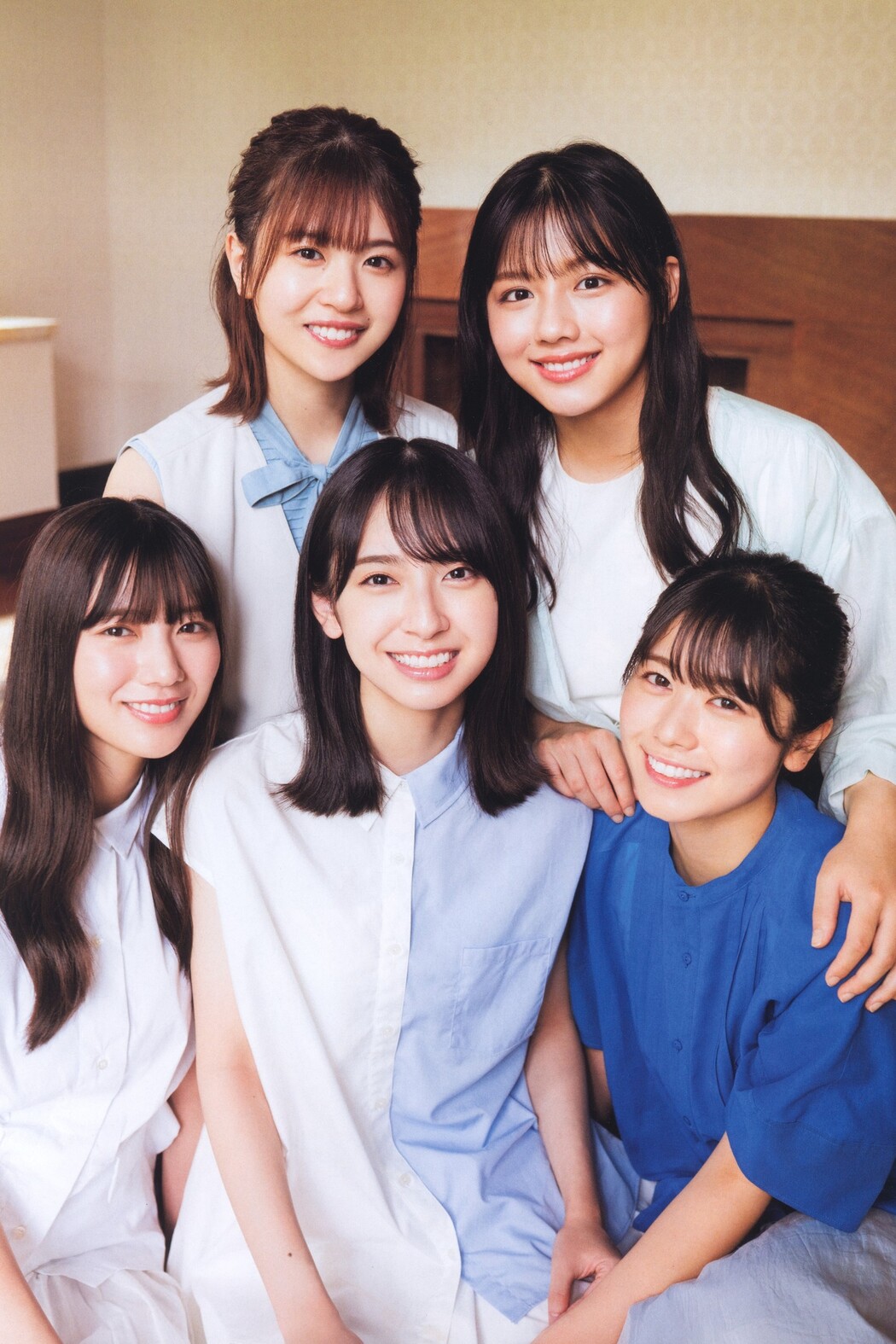 Hinatazaka46 日向坂46, B.L.T. 2021.12 (ビー・エル・ティー 2021年12月号)