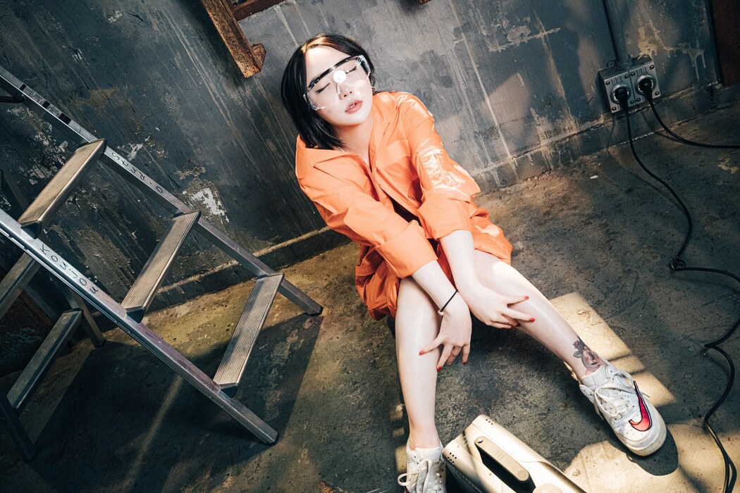 Son Yeeun 손예은, [Loozy] Where Are My Tools
