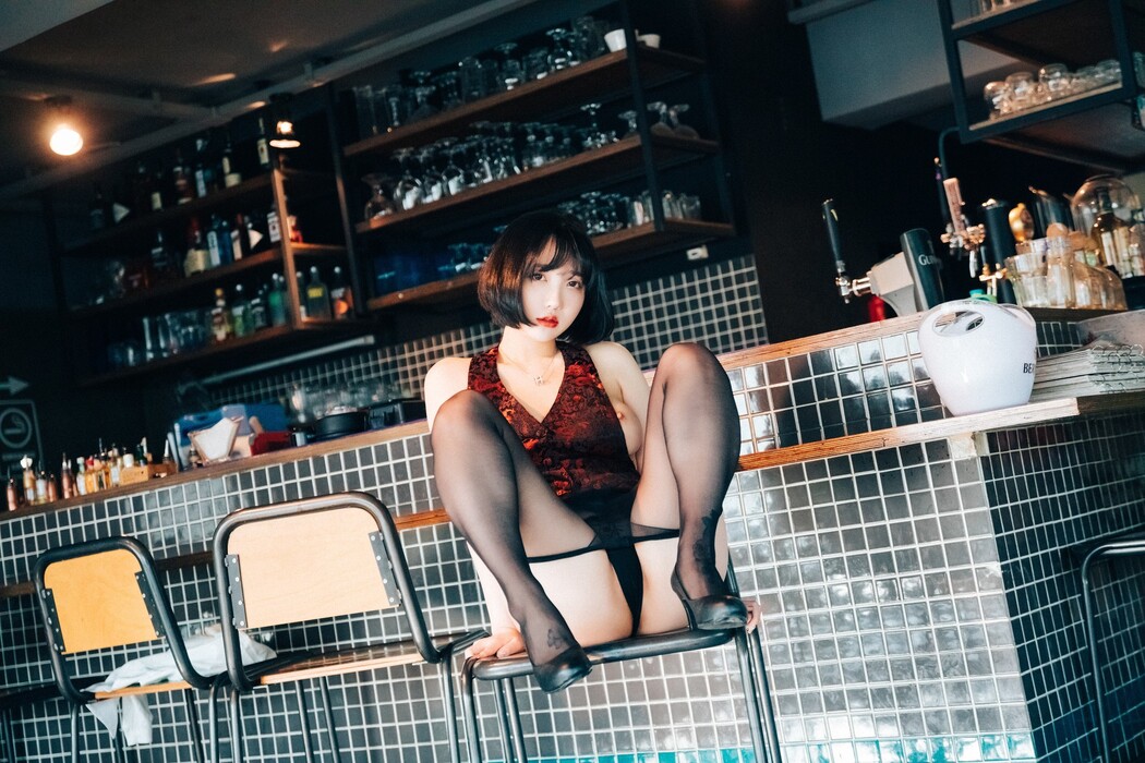 Son Yeeun 손예은, [Loozy] Tainted Love Bar Set.02
