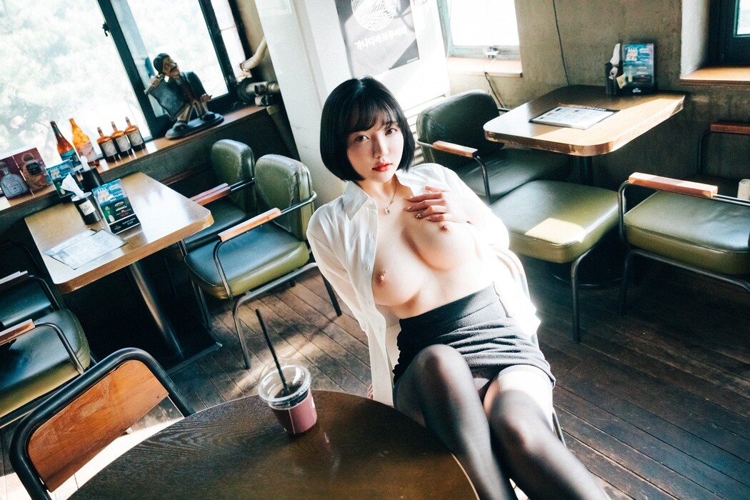 Son Yeeun 손예은, [Loozy] Tainted Love Bar Set.01
