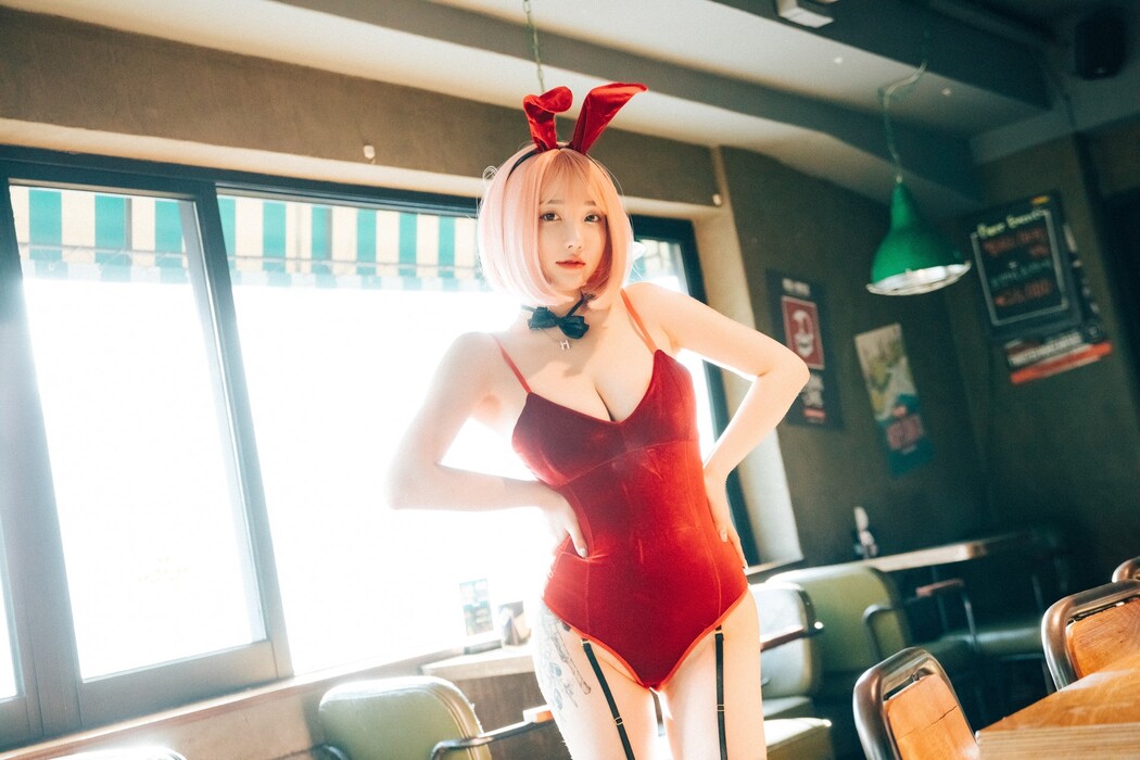 Son Yeeun 손예은, [Loozy] Tainted Love Bar Set.02