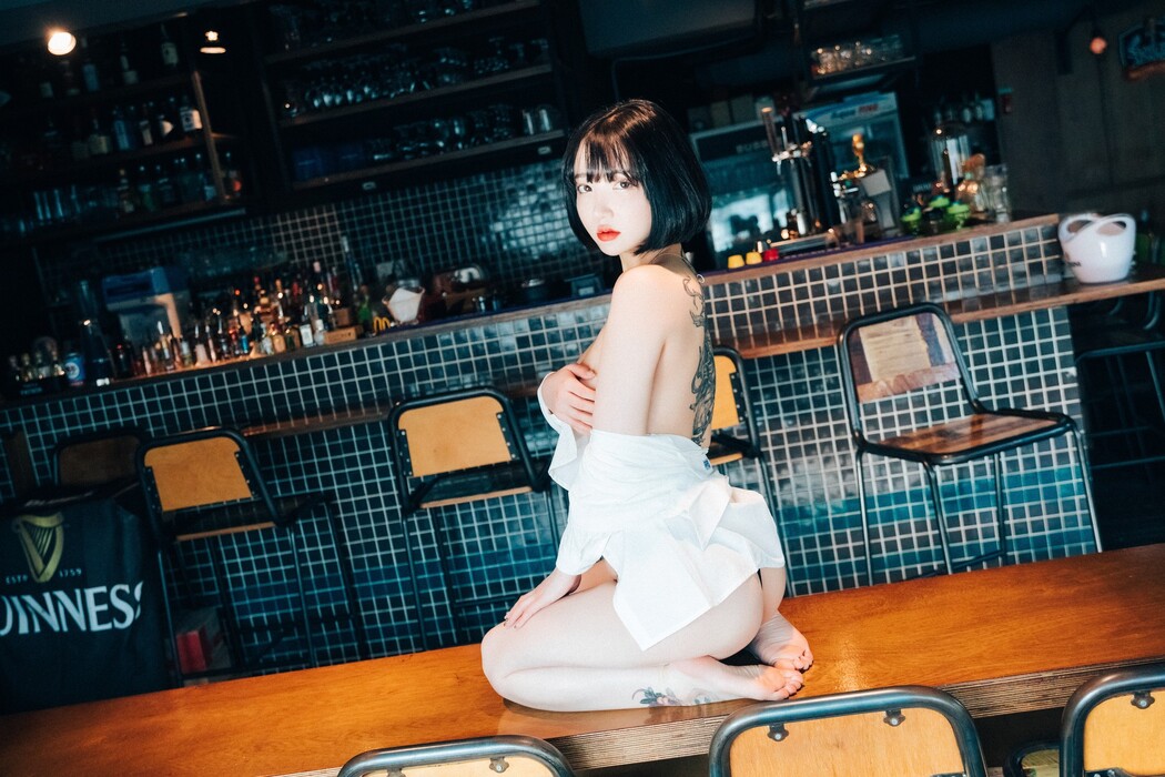Son Yeeun 손예은, [Loozy] Tainted Love Bar Set.01