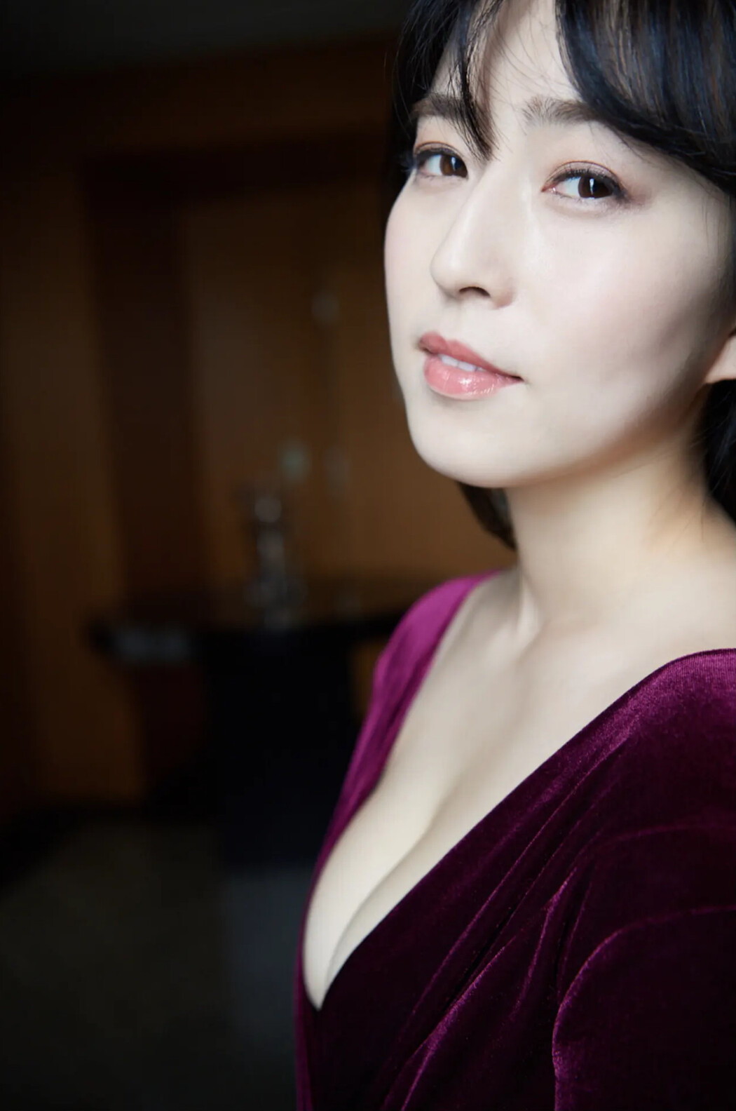 Shiori Usui 薄井しお里, FRIDAYデジタル写真集 「ノーパン女子アナウンサー Vol.01」 Set.01
