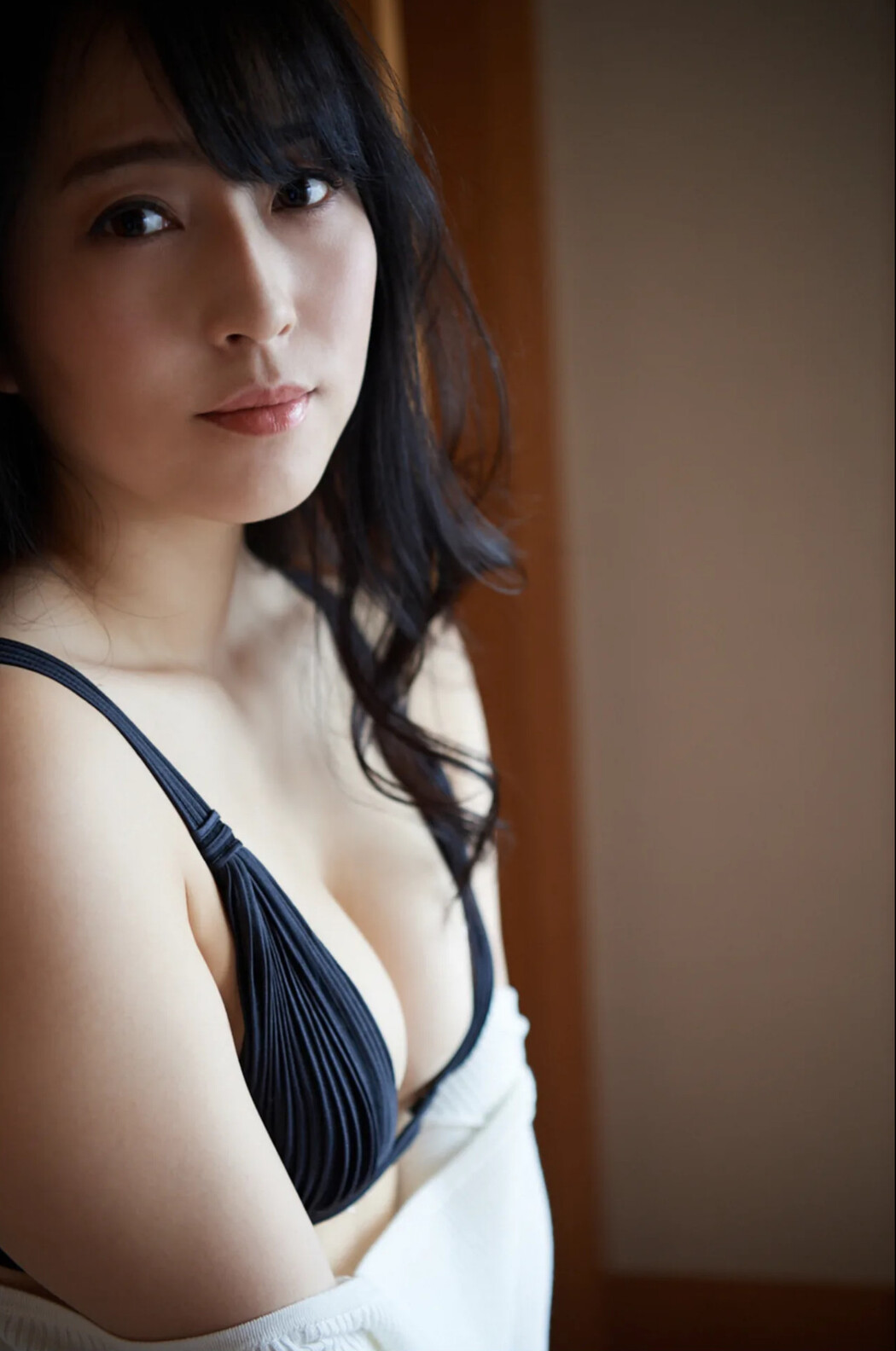 Shiori Usui 薄井しお里, ＦＲＩＤＡＹデジタル写真集 「ノーパン女子アナウンサー Vol.01」 Set.01