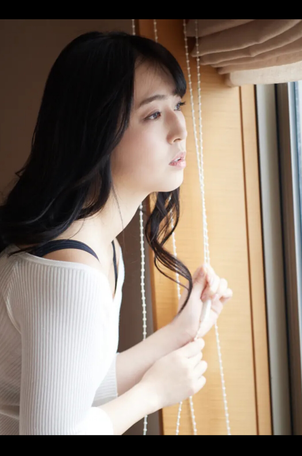 Shiori Usui 薄井しお里, ＦＲＩＤＡＹデジタル写真集 「ノーパン女子アナウンサー Vol.01」 Set.01