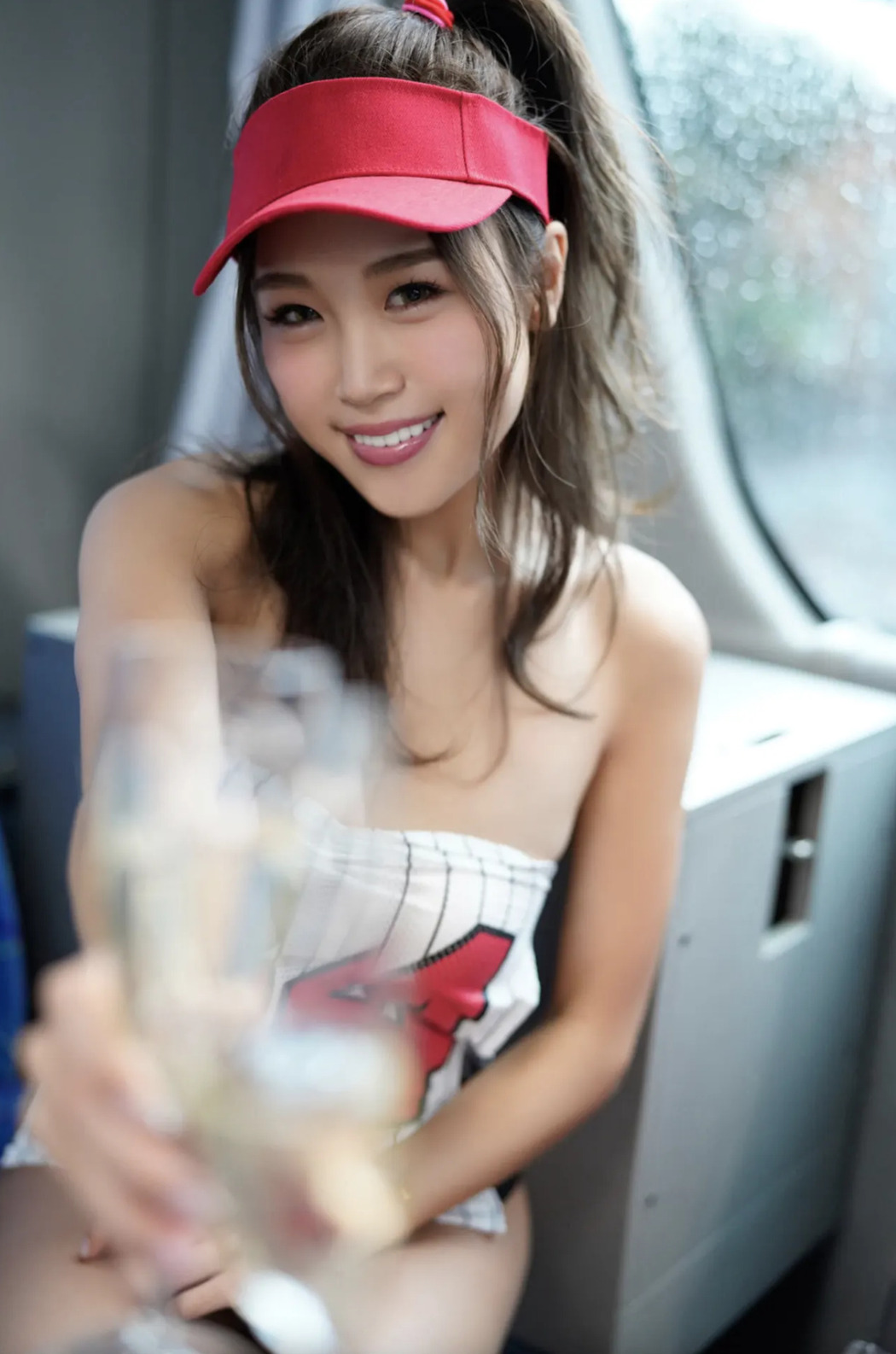 サイバージャパンダンサーズ, FRIDAYデジタル写真集 「アナタと一緒に温泉バスツアー Vol.01」 Set.01