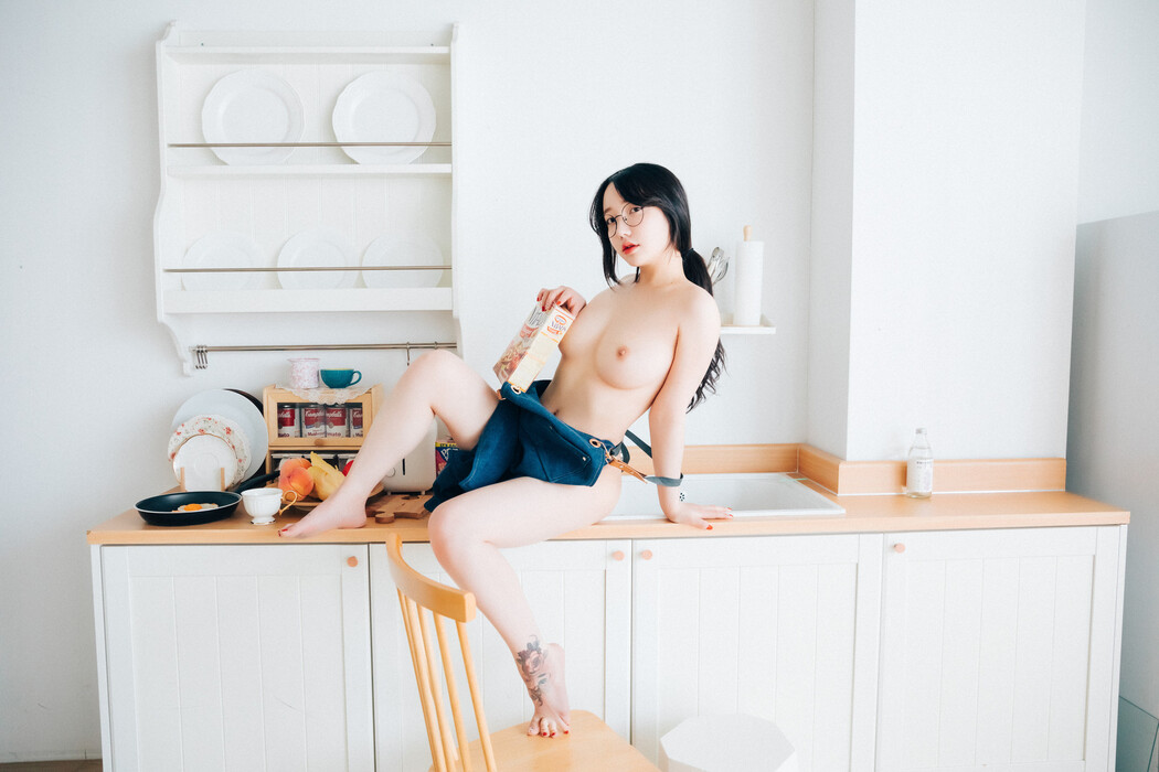Son Yeeun 손예은, [Loozy] Nudy Painter + S.ver - Set.02