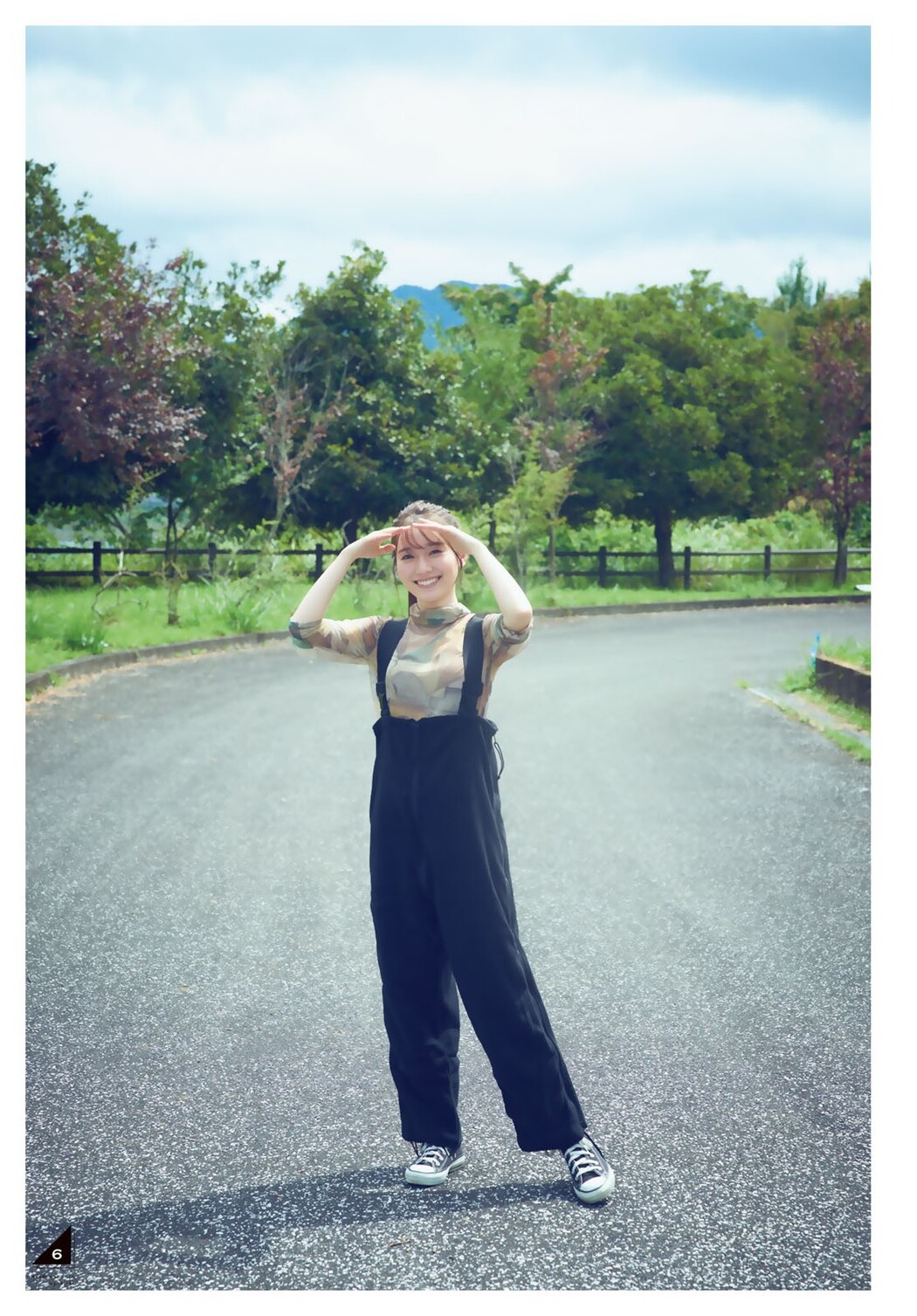 Rena Moriya 守屋麗奈, Shonen Magazine 2022 No.43 (週刊少年マガジン 2022年43号)
