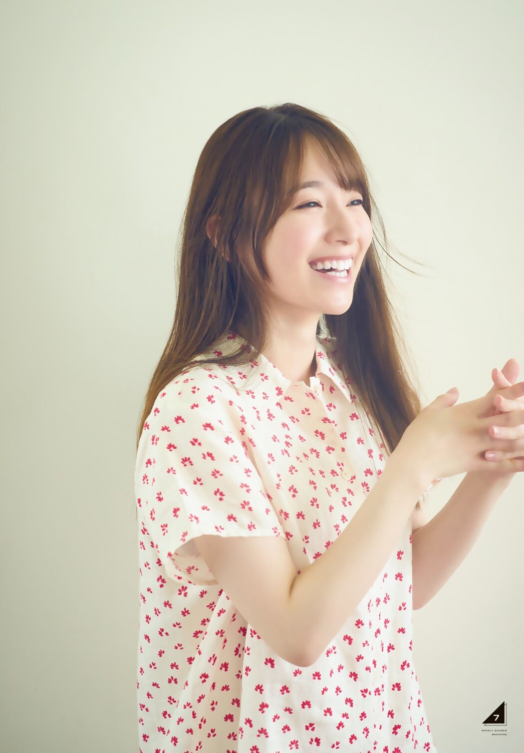 Rena Moriya 守屋麗奈, Shonen Magazine 2022 No.43 (週刊少年マガジン 2022年43号)