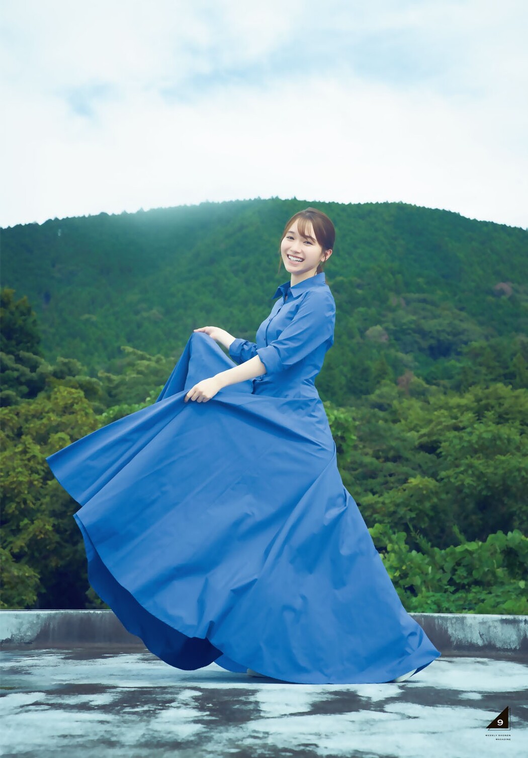 Rena Moriya 守屋麗奈, Shonen Magazine 2022 No.43 (週刊少年マガジン 2022年43号)