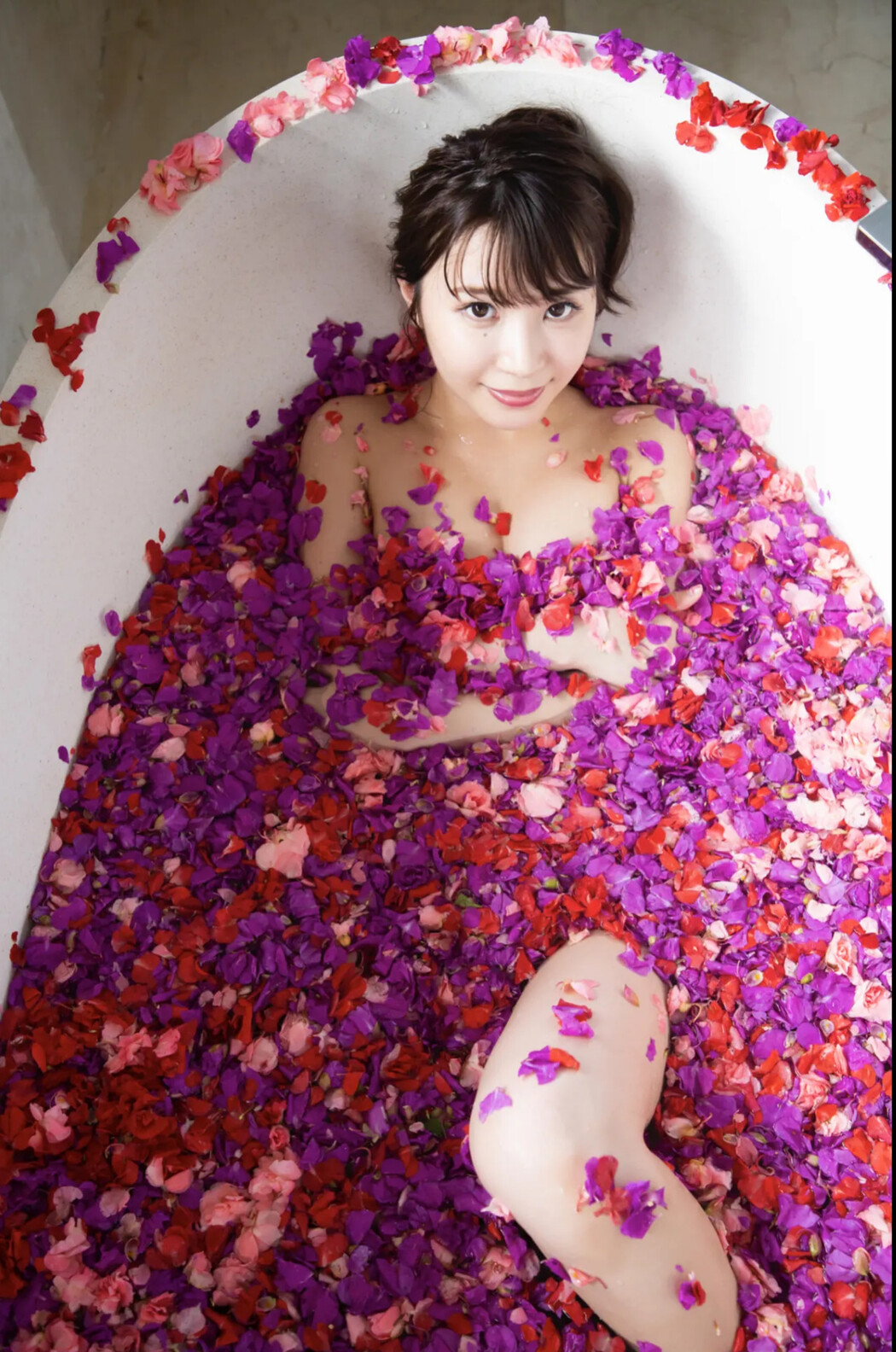 Kairi 海里, ＦＲＩＤＡＹデジタル写真集 「元高級デパート受付嬢が脱いだっ！」 Set.02