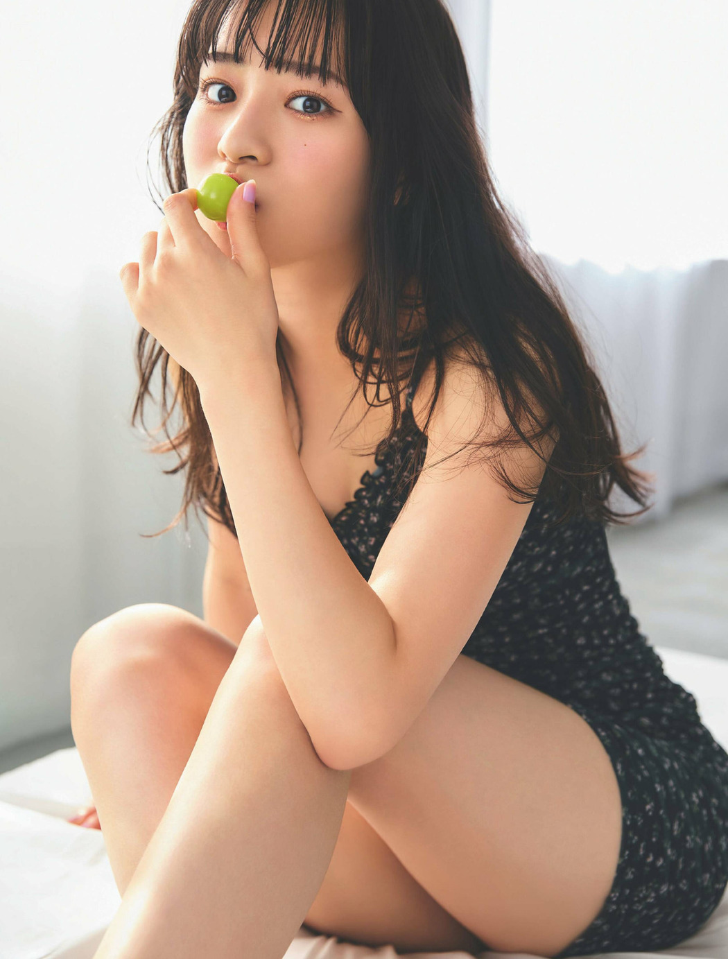 Nanaka Tomita 冨田菜々風, FRIDAY 2022.10.14 (フライデー 2022年10月14日号)