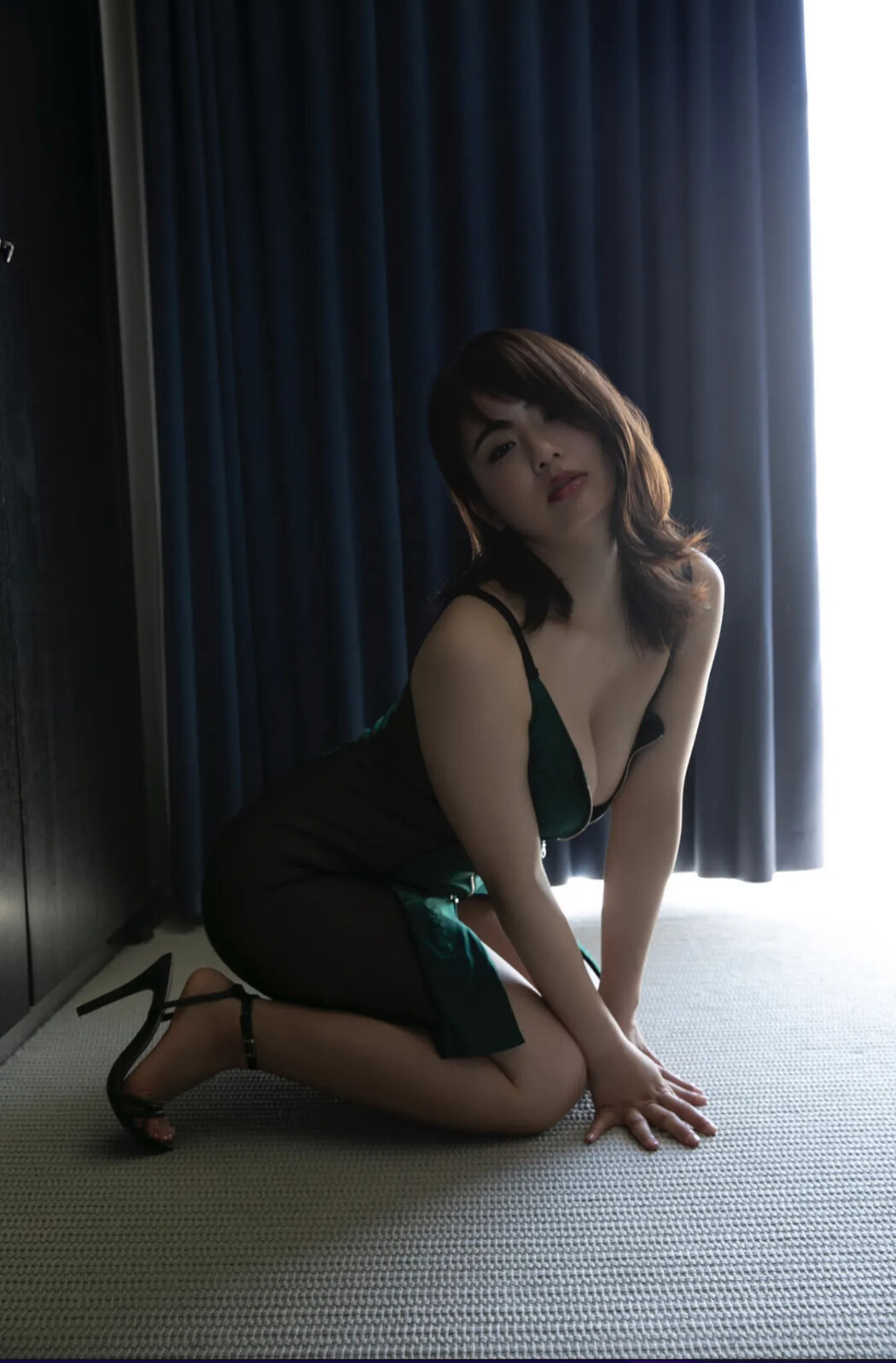 Natsumi Hirajima 平嶋夏海, FRIDAYデジタル写真集 「甘い密会-ベッドの上で-」 Set.01
