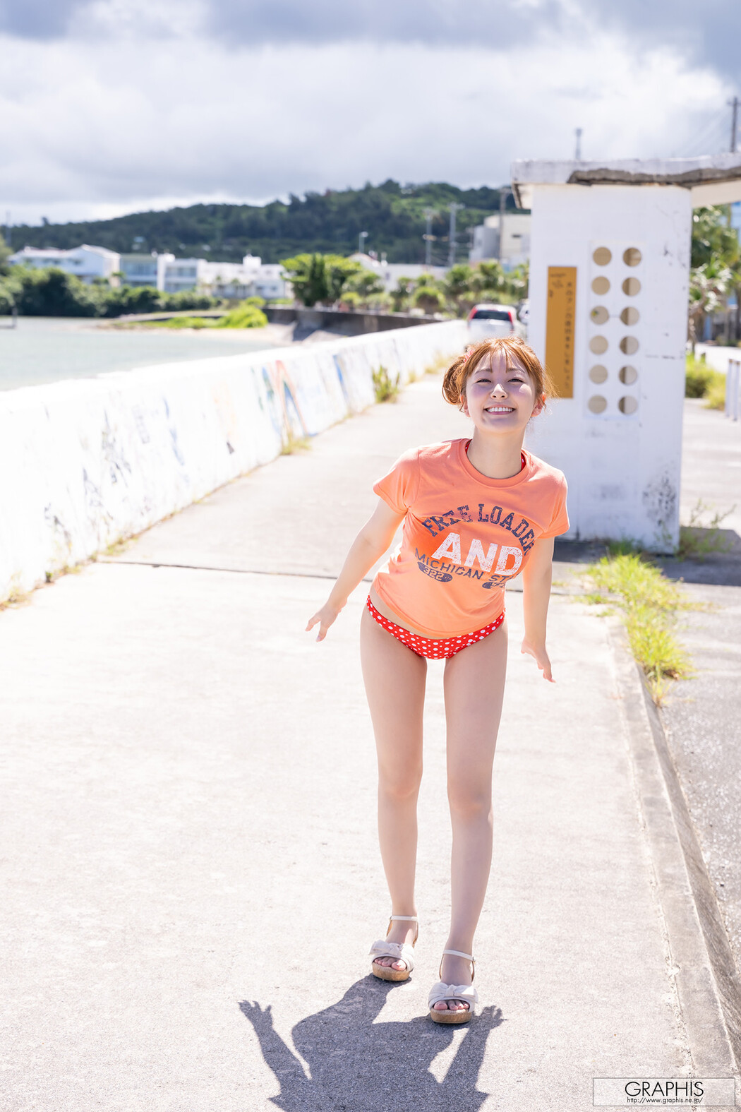 Hikari Aozora 青空ひかり, [Graphis] Gals 「Happy Smile!」 Vol.01 Cover Photo