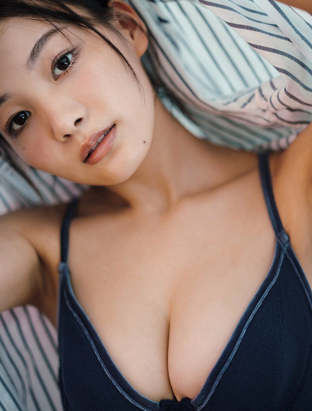 Haruna Yoshizawa 吉澤遥奈, FRIDAY 2022.10.14 (フライデー 2022年10月14日号)