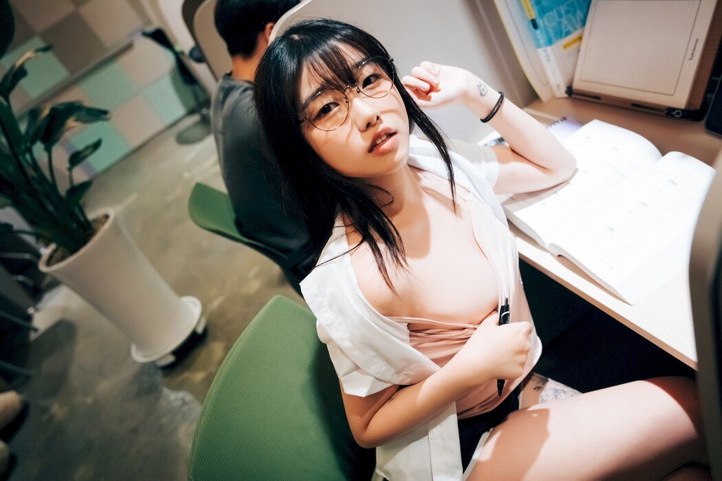 Sonson 손손, [Loozy] Reading Room Set.01