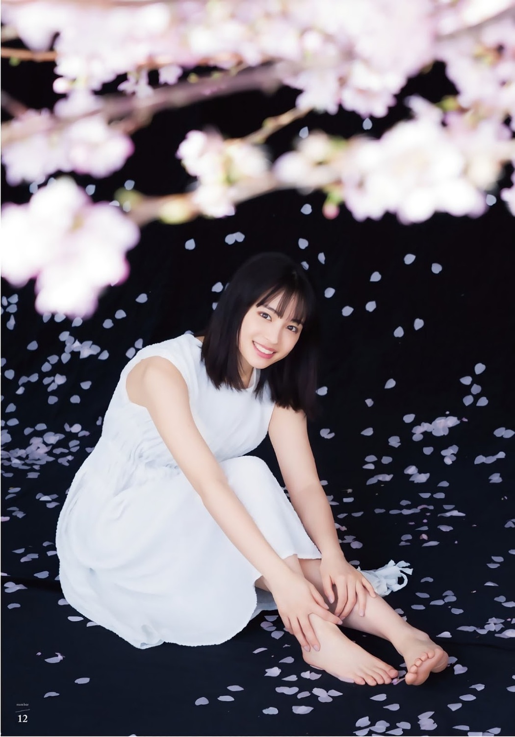 Suzu Hirose 広瀬すず, Shonen Magazine 2019 No.17 (少年マガジン 2019年17号)