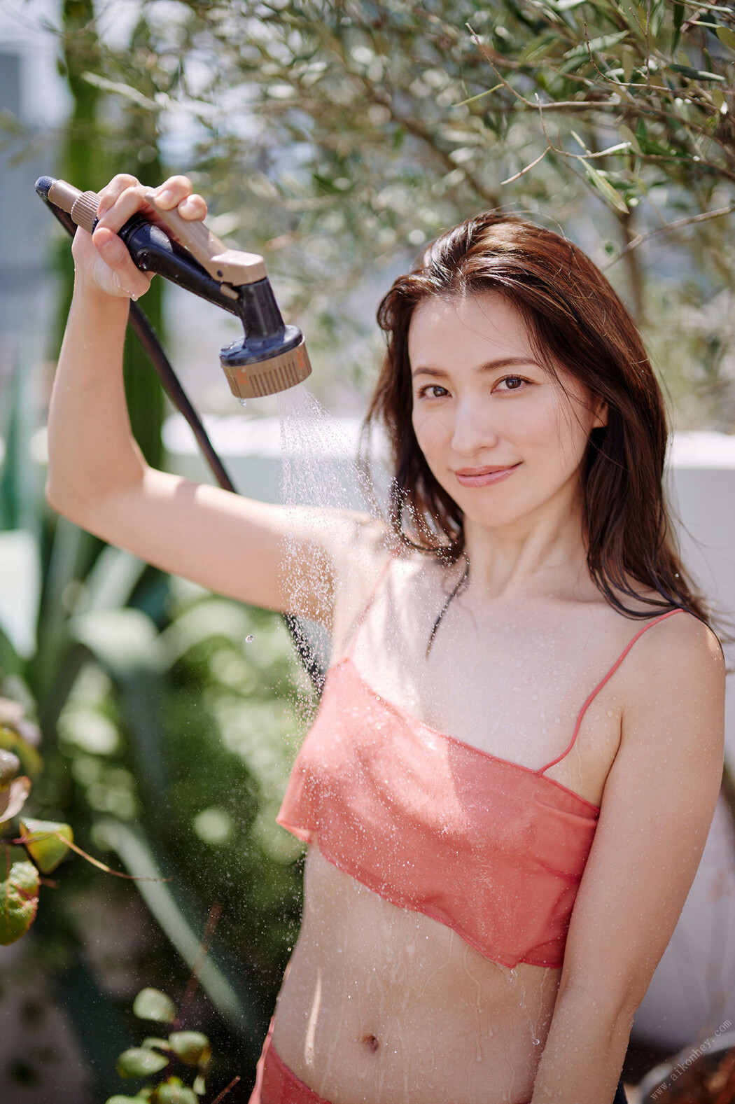 Rei Toda 戸田れい, 週刊ポストデジタル写真集 「金魚のようにゆらめいて」 Set.02