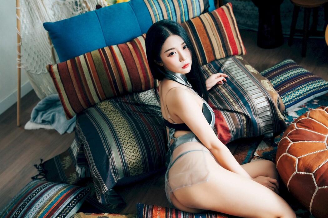 Jeong Bomi 정보미, [LOOZY] Holiday Set.01