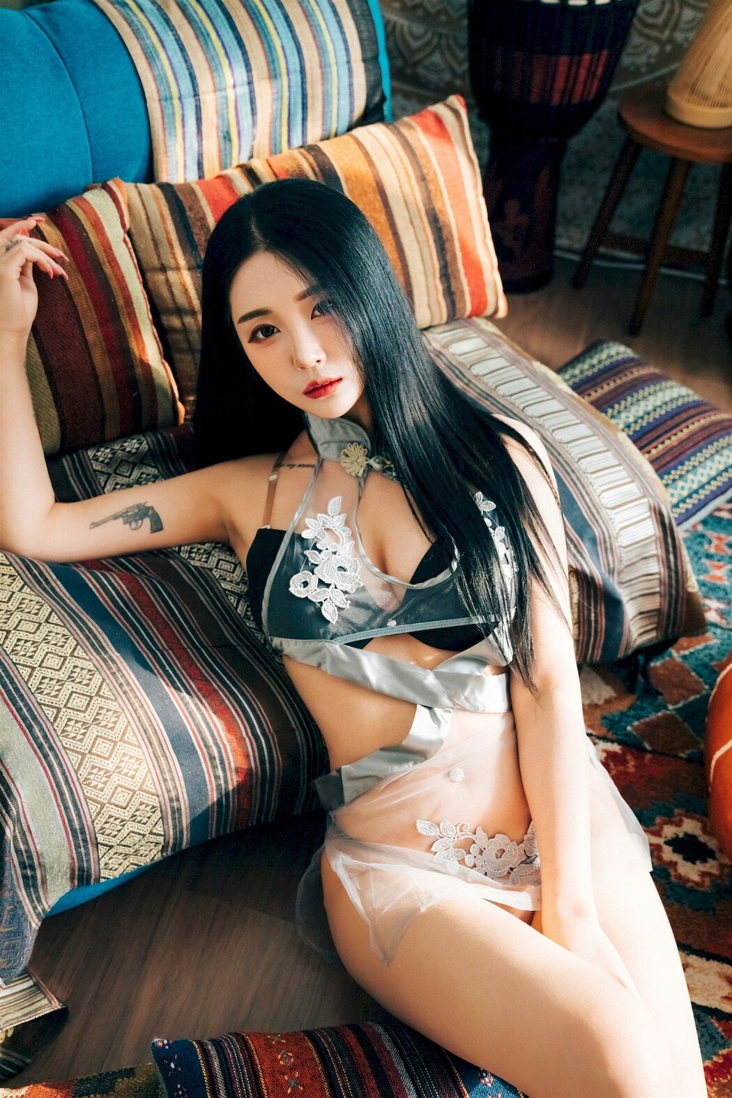 Jeong Bomi 정보미, [LOOZY] Holiday Set.01