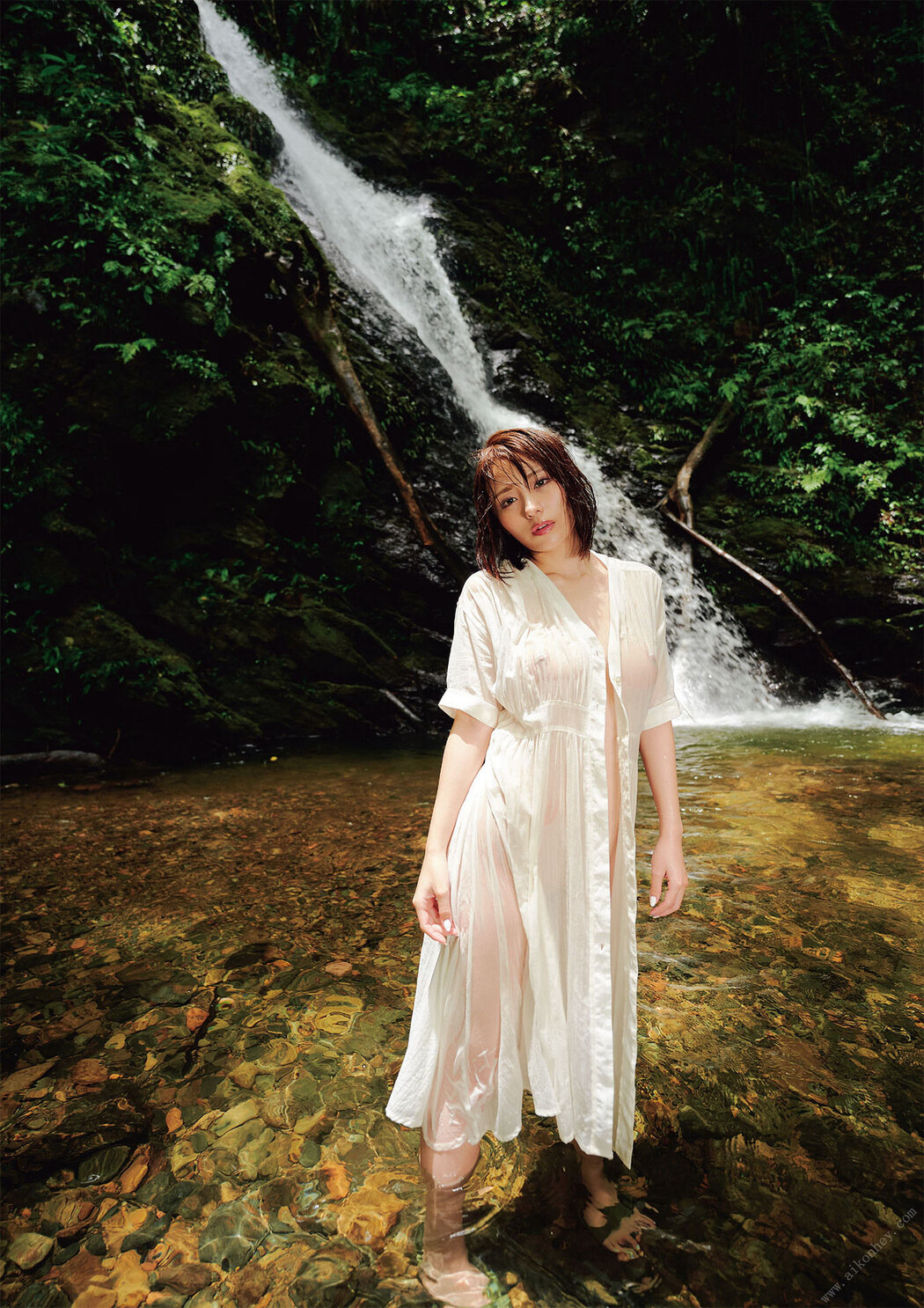 Mayuki Ito 伊藤舞雪, デジタル写真集 「Contrast」 Set.03