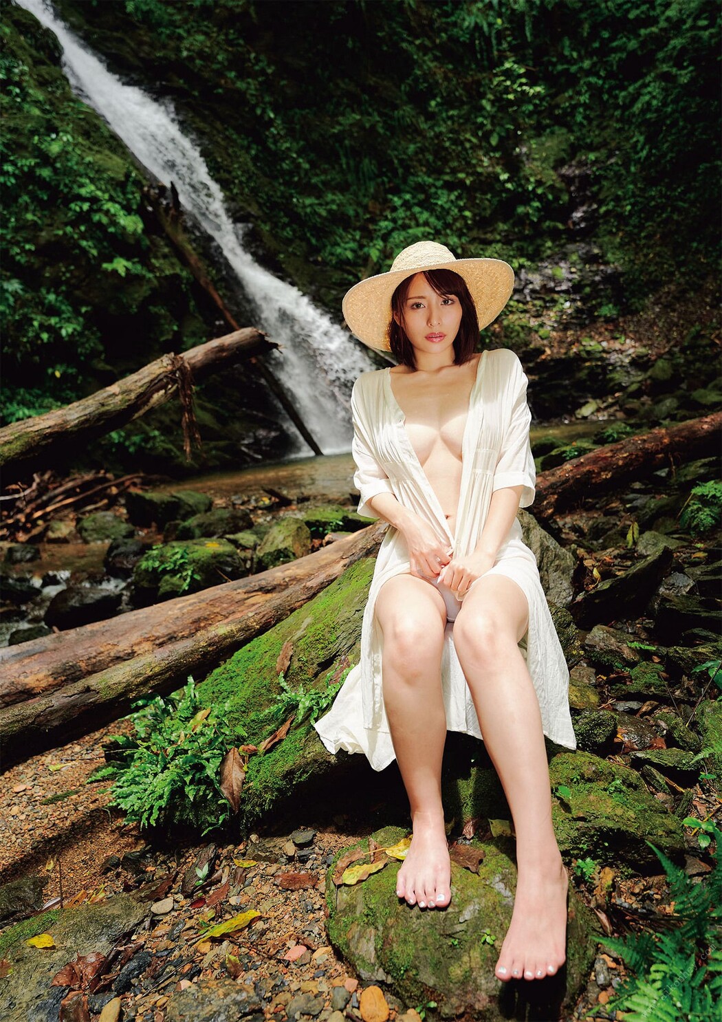 Mayuki Ito 伊藤舞雪, デジタル写真集 「Contrast」 Set.03