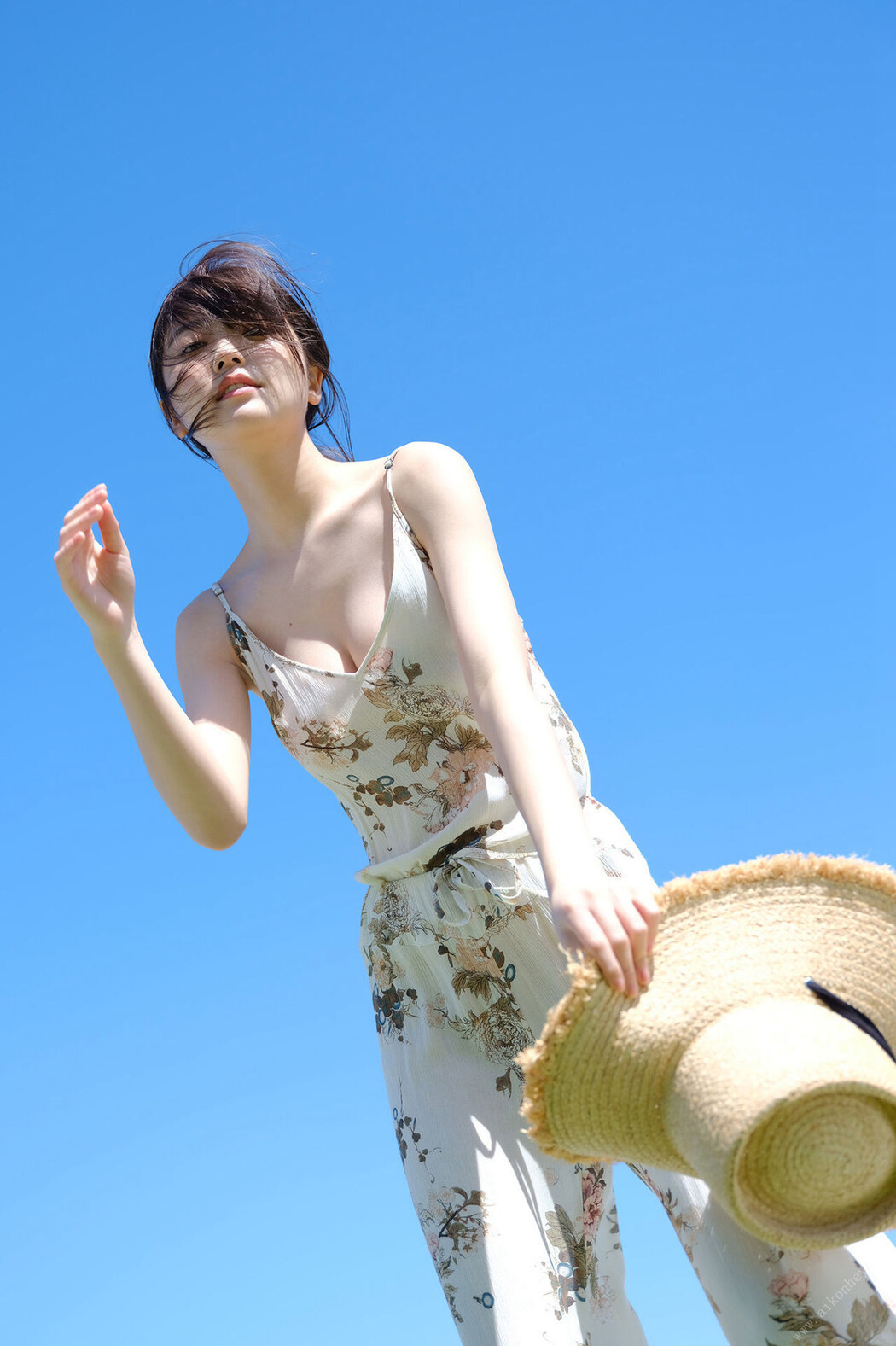 Mio Kudo 工藤美桜, ＦＲＩＤＡＹデジタル写真集 「輝きながら……」 Set.04 Cover Photo
