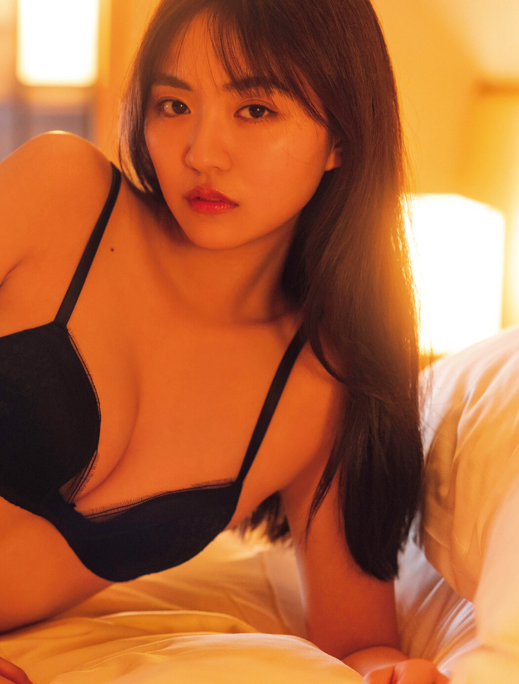 Runa Toyoda 豊田ルナ, FRIDAY 2022.12.09 (フライデー 2022年12月9日号)