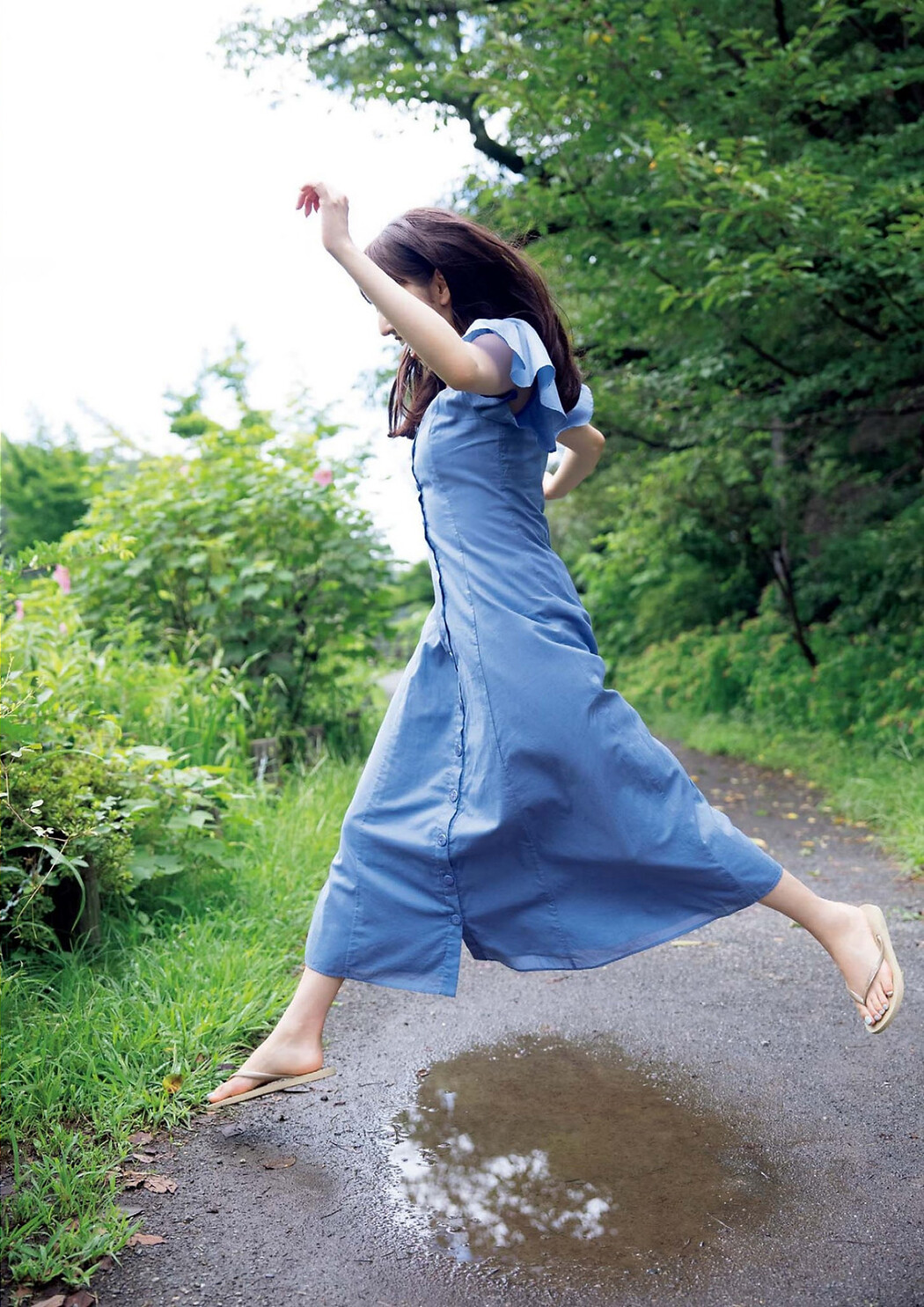 Mai Shinuchi 新内眞衣, Big Comic Spirits 2022 No.52 (ビッグコミックスピリッツ 2022年52号)