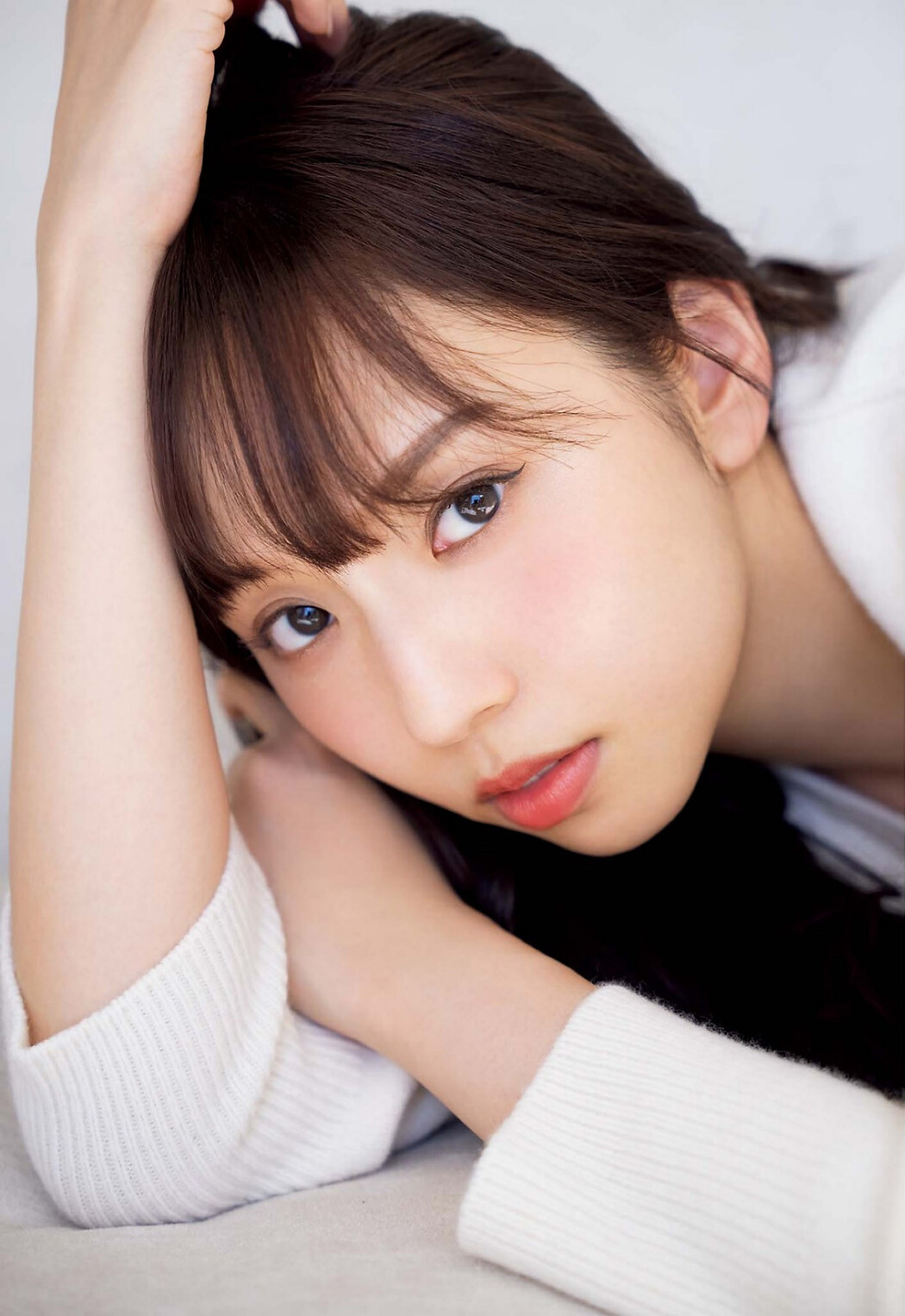 Mai Shinuchi 新内眞衣, Big Comic Spirits 2022 No.52 (ビッグコミックスピリッツ 2022年52号)