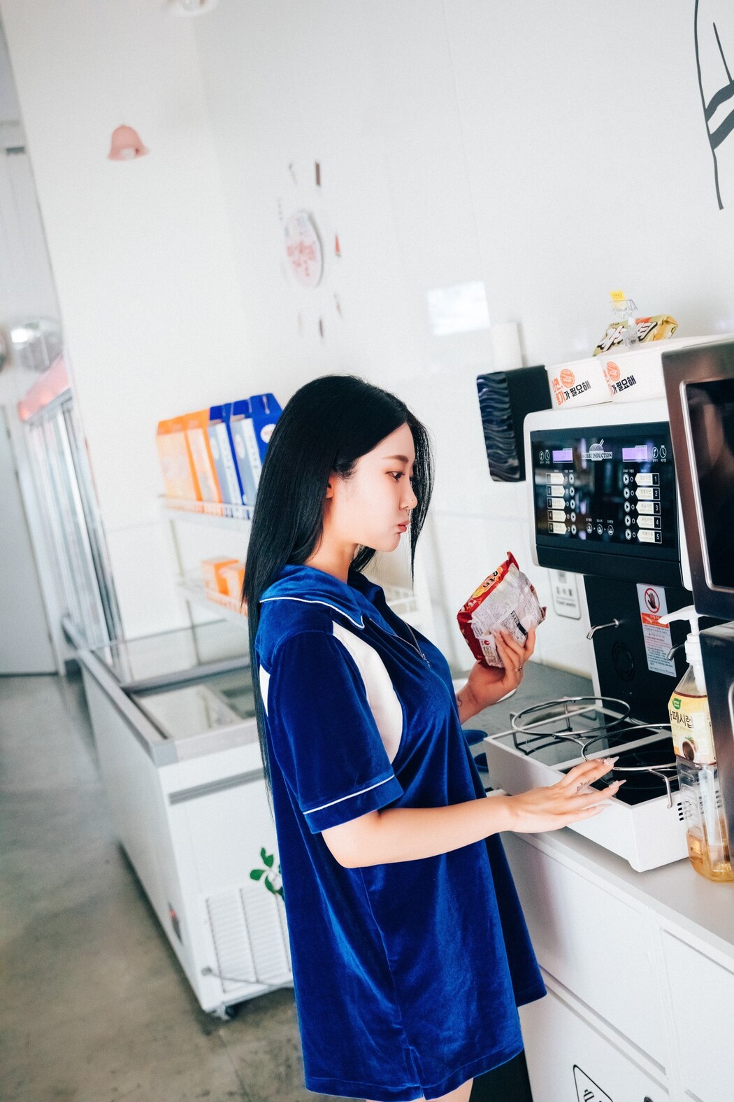 Jeong Bomi 정보미, [Loozy] Part Timer Set.02