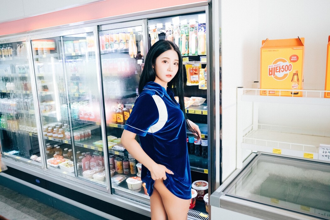 Jeong Bomi 정보미, [Loozy] Part Timer Set.02
