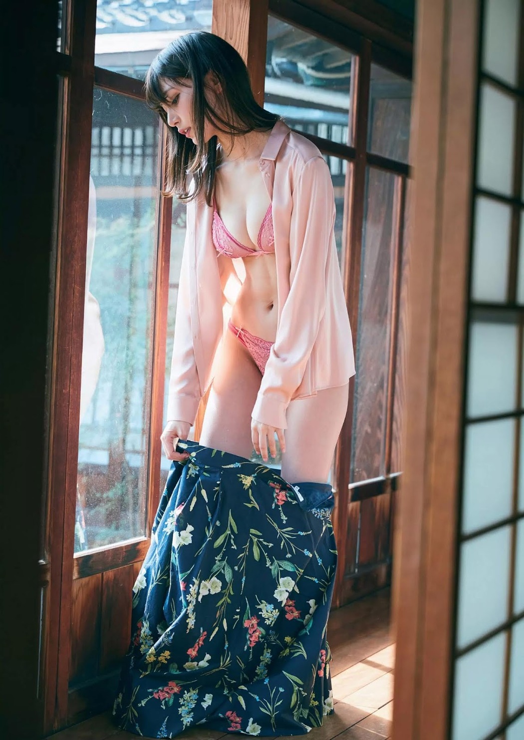 Sayaka Nitori 似鳥沙也加, Weekly Playboy 2018 No.48 (週刊プレイボーイ 2018年48号)
