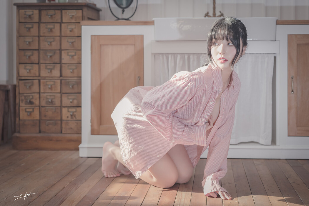 Yuna 유나, [SAINT Photolife] Love On Top