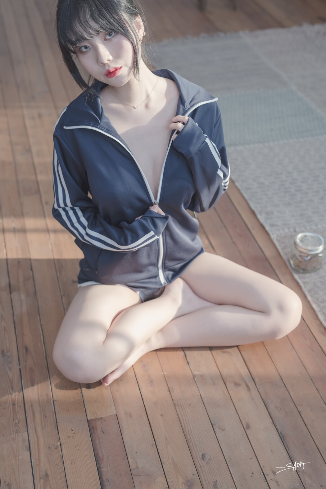 Yuna 유나, [SAINT Photolife] Love On Top